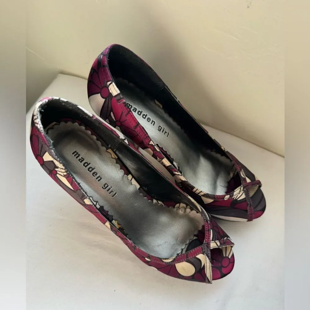 Madden Girl Peep-Toe Pumps with a multicolor purple, Size 7